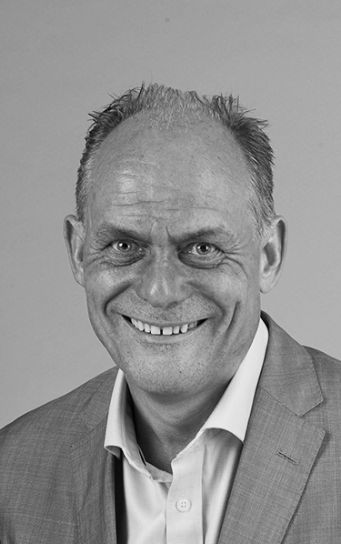 Headshot of Jim Rothnie